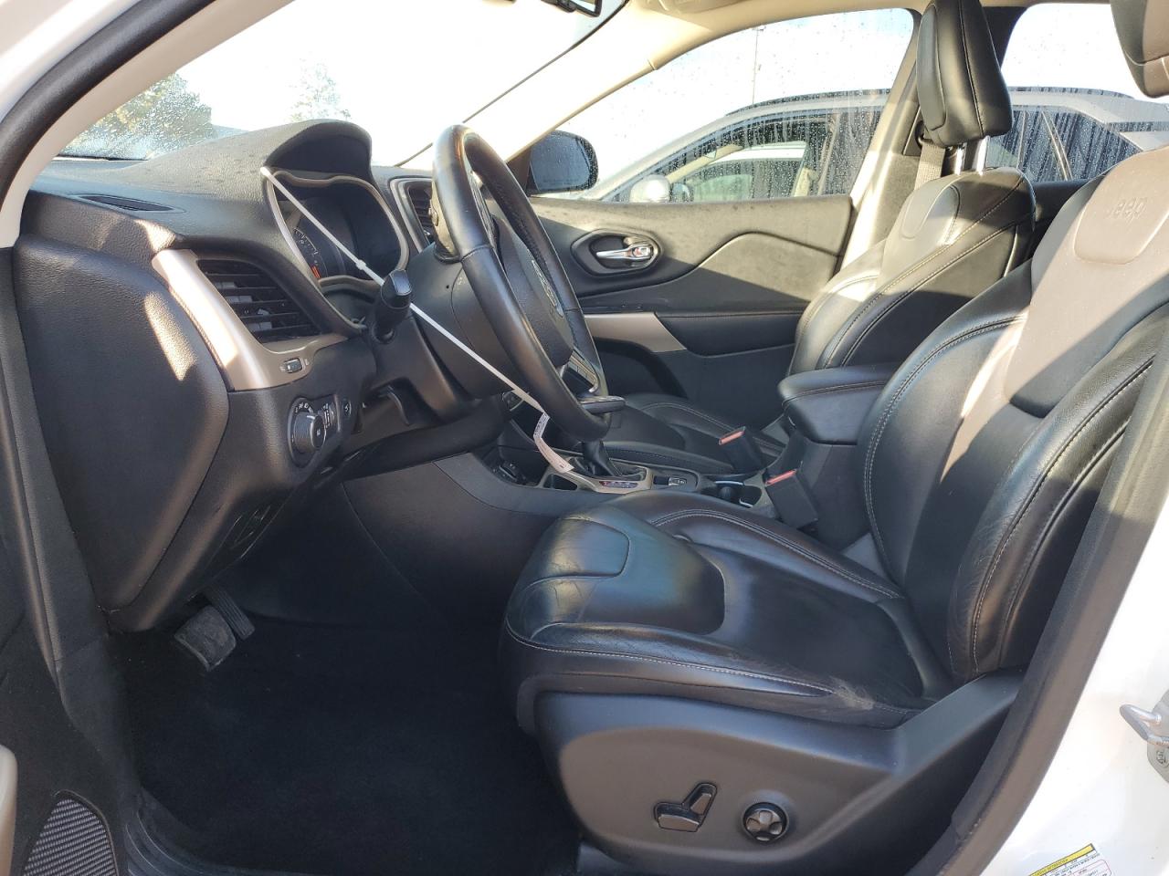 2018 Jeep Cherokee Limited VIN: 1C4PJLDB1JD523613 Lot: 85843695