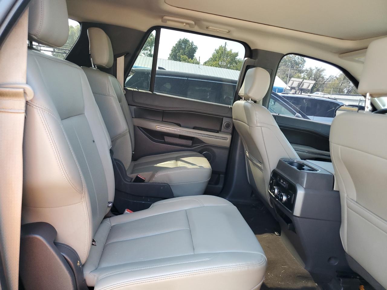 2019 Ford Expedition Max Xlt VIN: 1FMJK1HT2KEA21761 Lot: 84963525