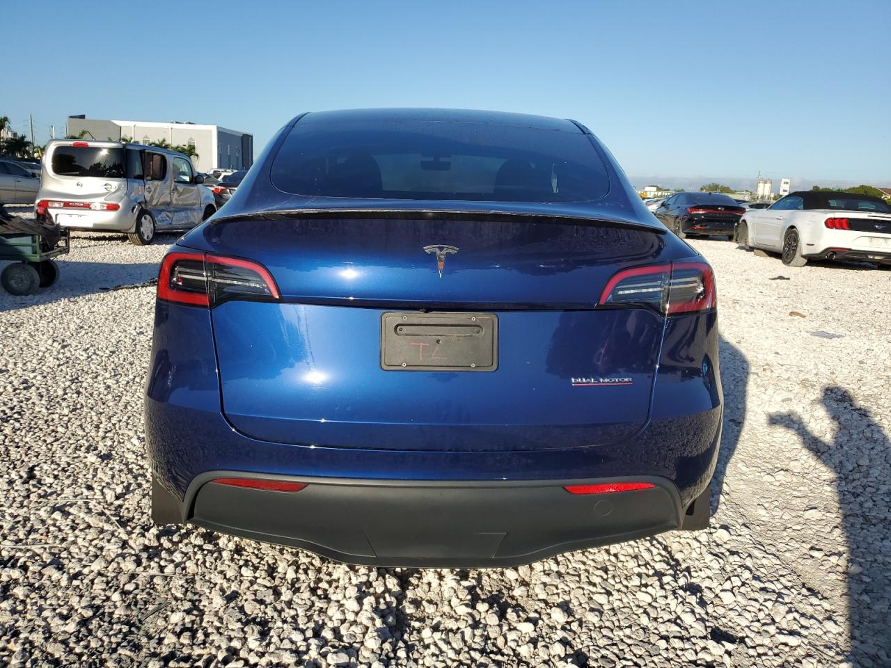 2023 Tesla Model Y VIN: 7SAYGDEF1PF684073 Lot: 90925905