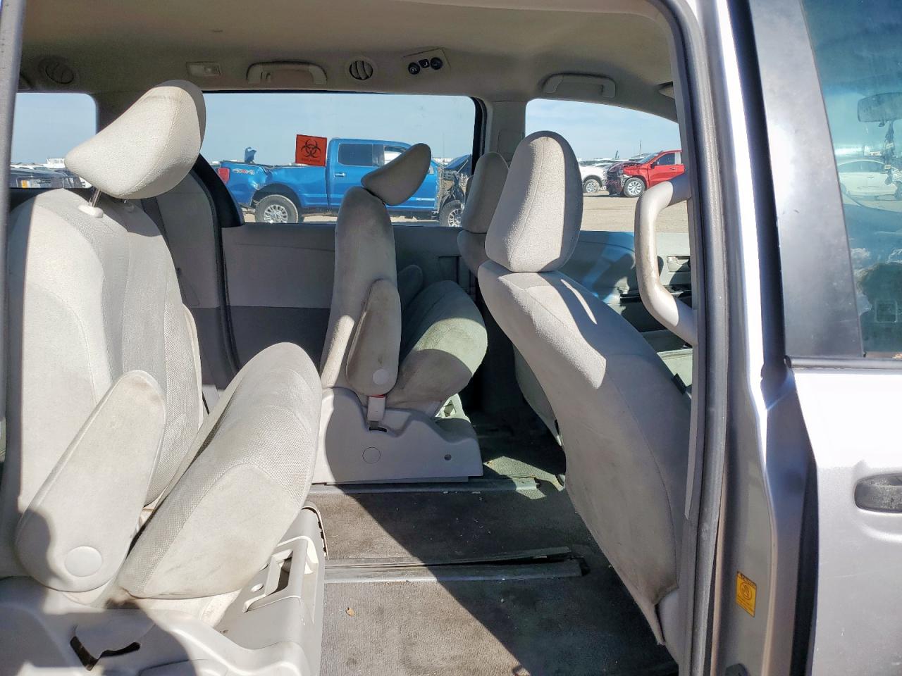 2011 Toyota Sienna Base VIN: 5TDKA3DC2BS001954 Lot: 81678805