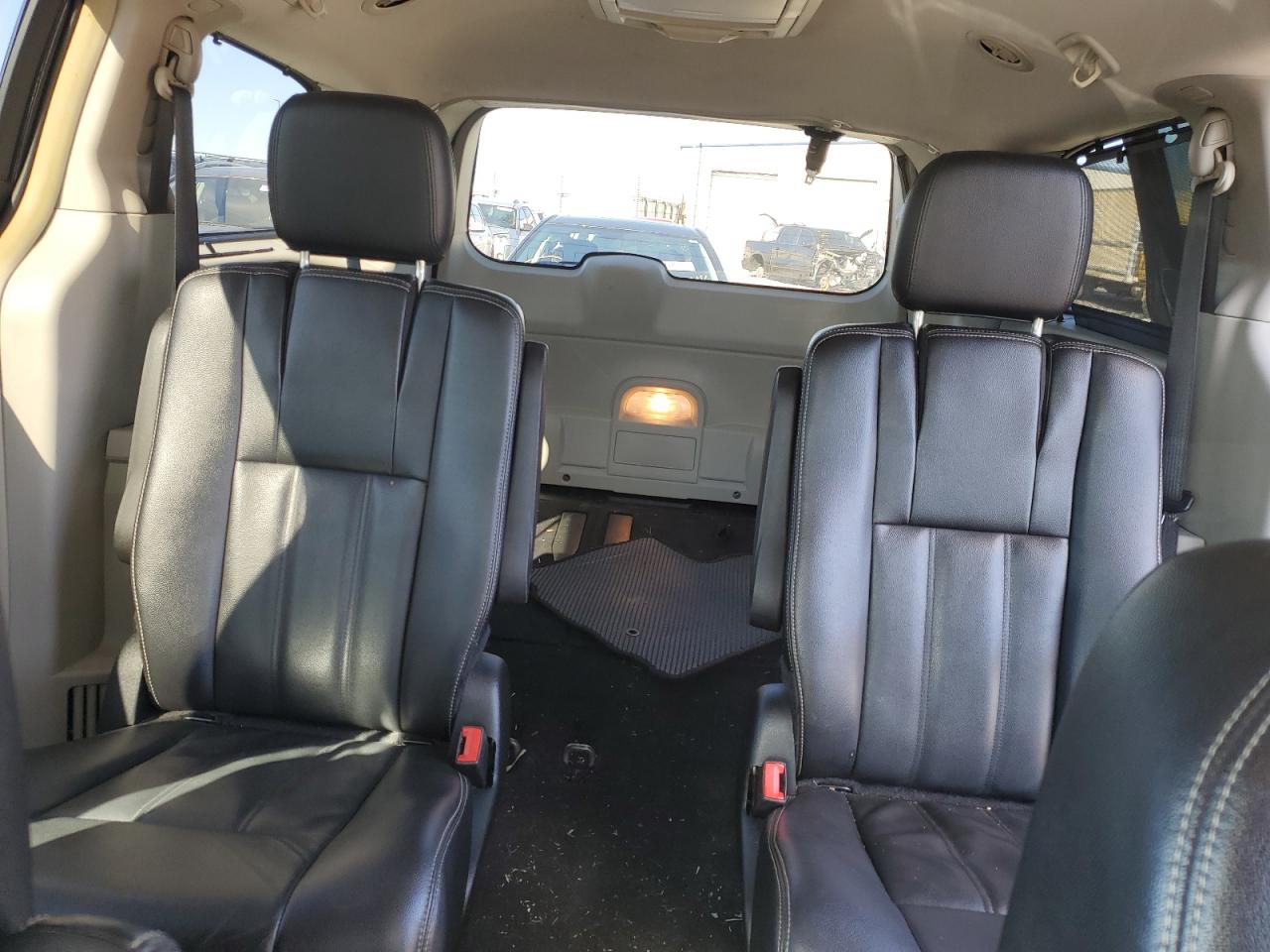 2015 Chrysler Town & Country Touring VIN: 2C4RC1BG9FR611092 Lot: 71677485