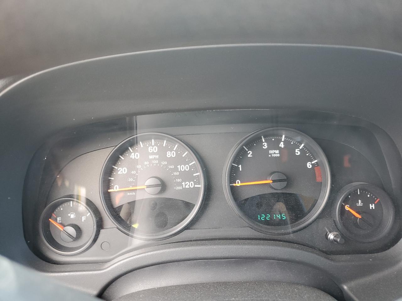 2012 Jeep Compass Sport VIN: 1C4NJDBB2CD583015 Lot: 82591555