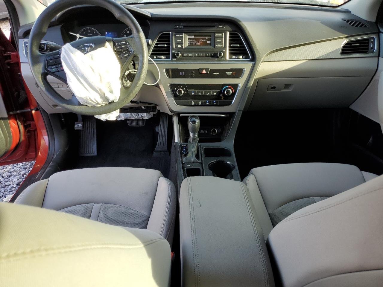 2017 Hyundai Sonata Se VIN: 5NPE24AF2HH570705 Lot: 84950025