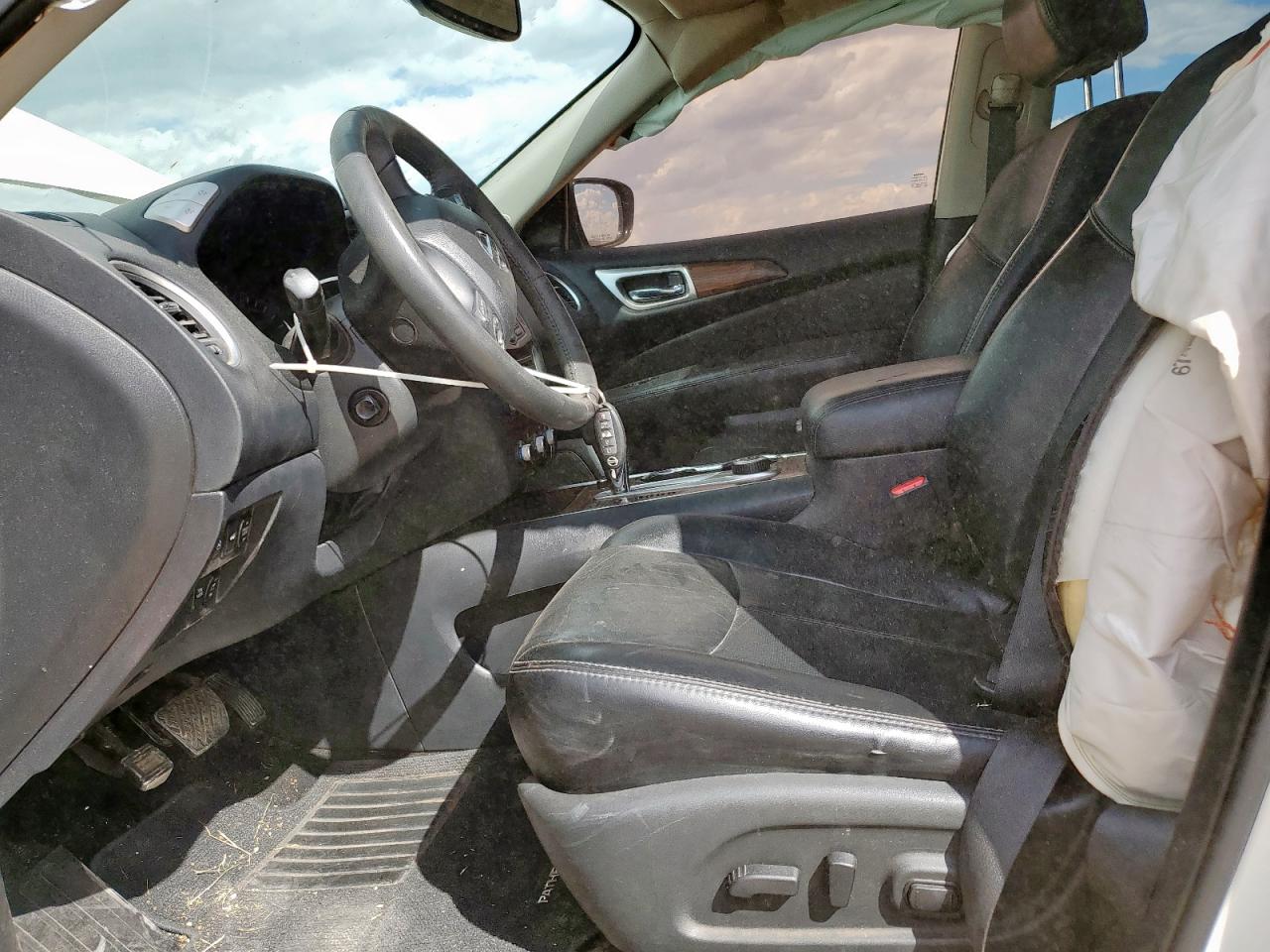 2017 Nissan Pathfinder S VIN: 5N1DR2MM6HC696868 Lot: 84522575