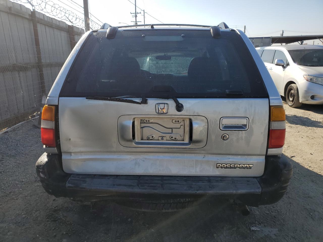 2001 Honda Passport Ex VIN: 4S6CK58W514407886 Lot: 82736285