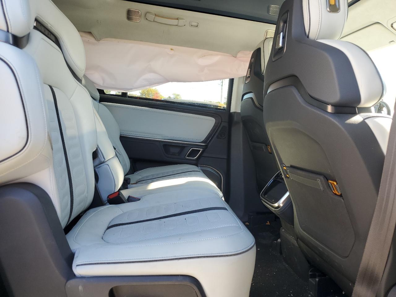 2024 Rivian R1S Adventure VIN: 7PDSGBBA2RN038327 Lot: 82298355