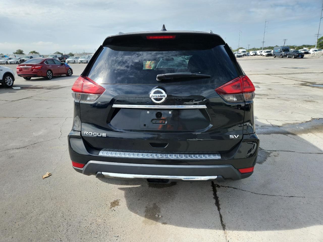 2018 Nissan Rogue S VIN: 5N1AT2MT5JC818198 Lot: 85301505