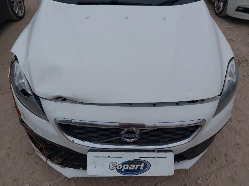 2013 VOLVO V40 D2 CROSS COUNTRY LUX 5DR