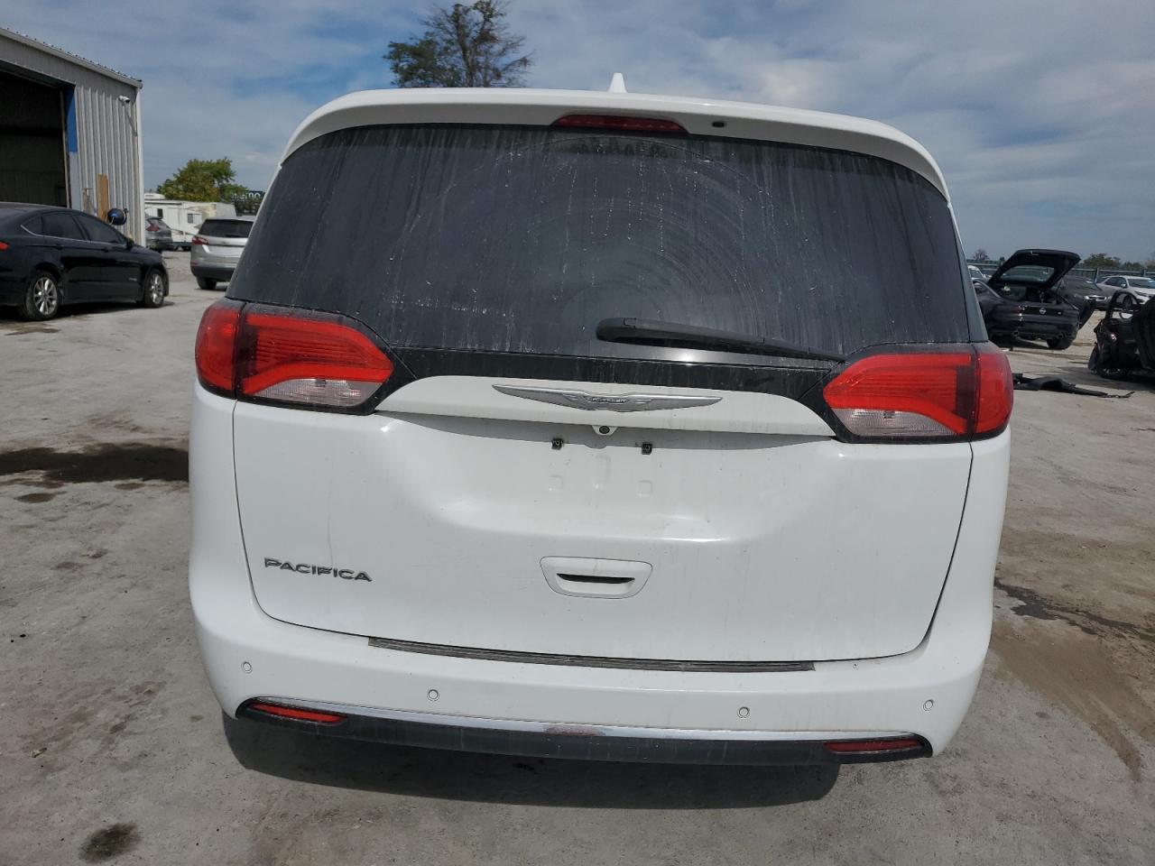 2017 Chrysler Pacifica Touring L VIN: 2C4RC1BG0HR540366 Lot: 87195885