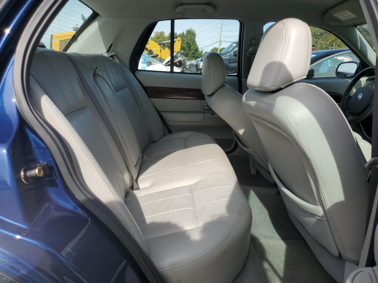 2005 Mercury Grand Marquis Ls VIN: 2MEFM75W55X630835 Lot: 82276145