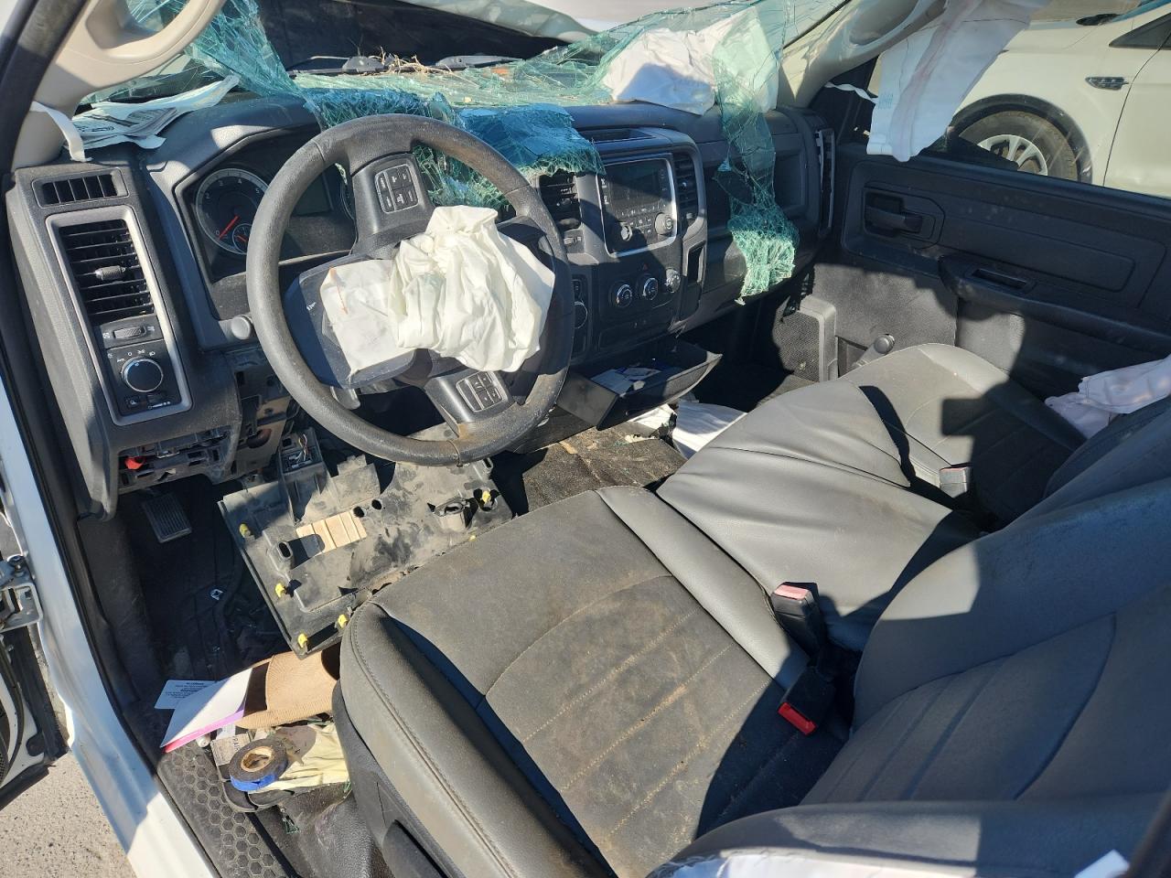 2017 Ram 1500 St VIN: 3C6JR6DG0HG656203 Lot: 84001885