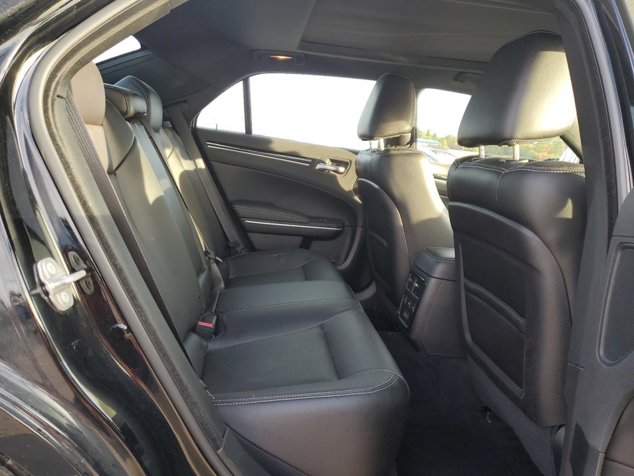 2023 Chrysler 300 S VIN: 2C3CCABT3PH552331 Lot: 84618255