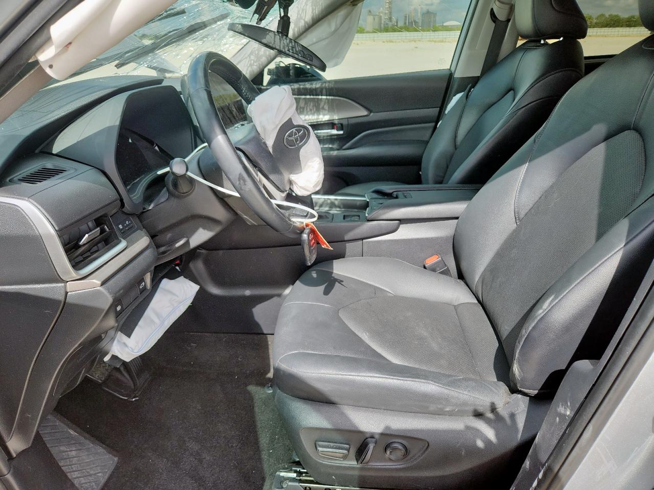 2024 Toyota Grand Highlander Xle VIN: 5TDAAAA53RS004619 Lot: 82327385