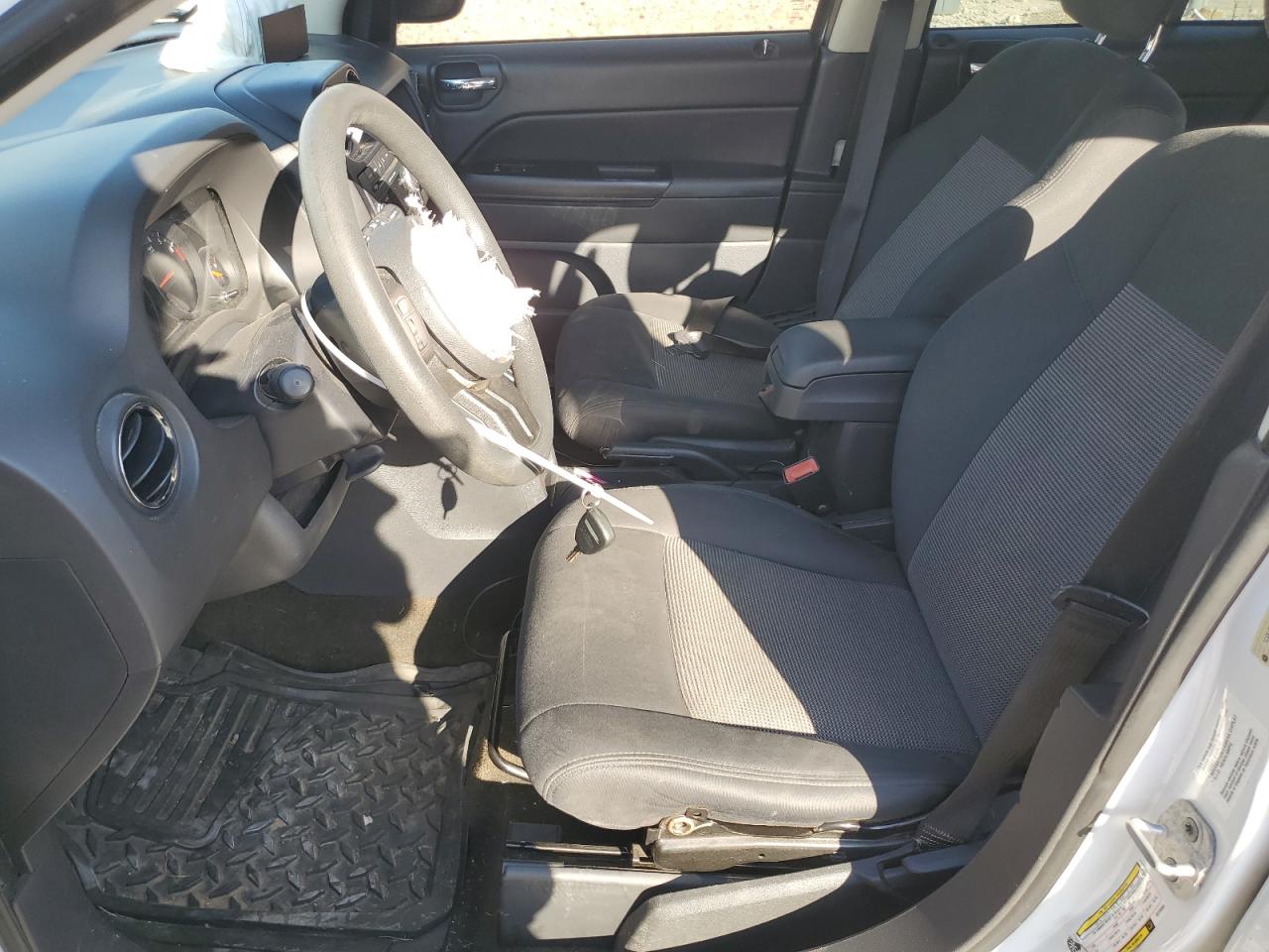 2013 Jeep Compass VIN: 1C4NJCBA8DD130309 Lot: 82187025