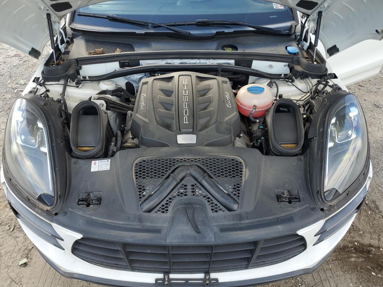 2018 Porsche Macan Turbo VIN: WP1AF2A53JLB70411 Lot: 89712435