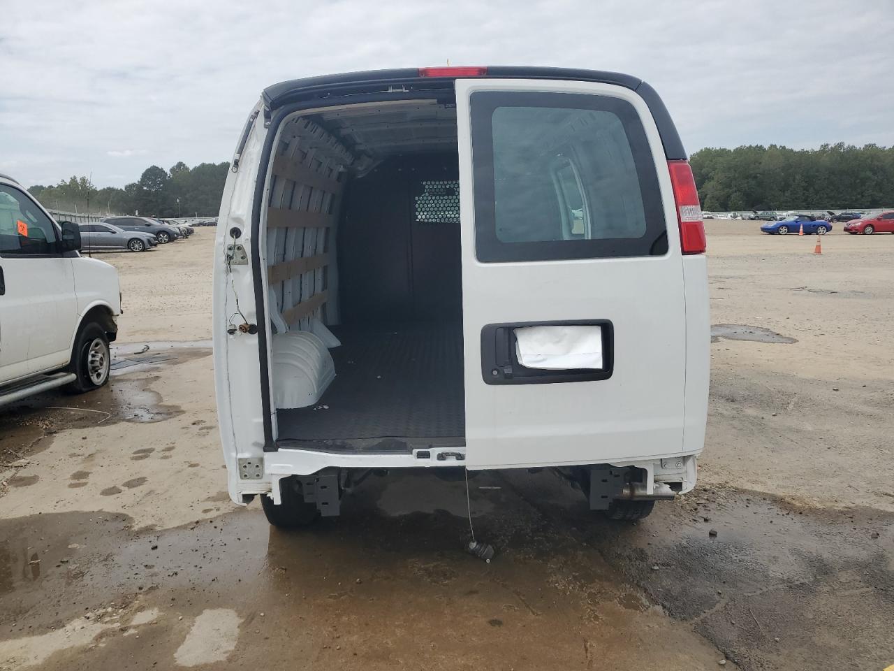 2025 Chevrolet Express G2500 VIN: 1GCWGAFP8S1159197 Lot: 85582315