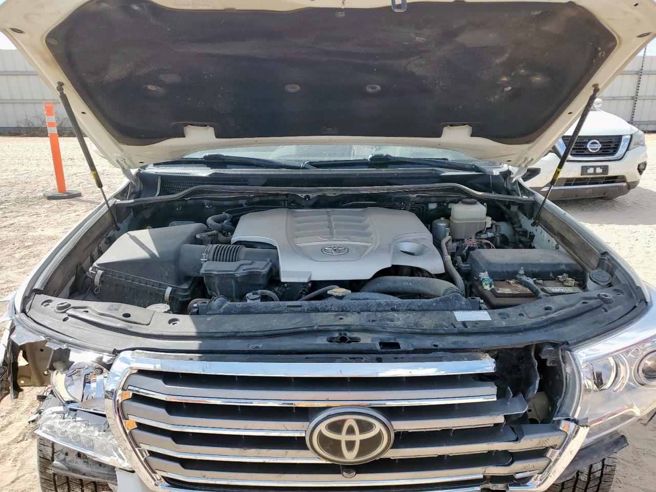 2014 Toyota Land Cruiser VIN: JTMHY7AJ2E4024392 Lot: 85937895