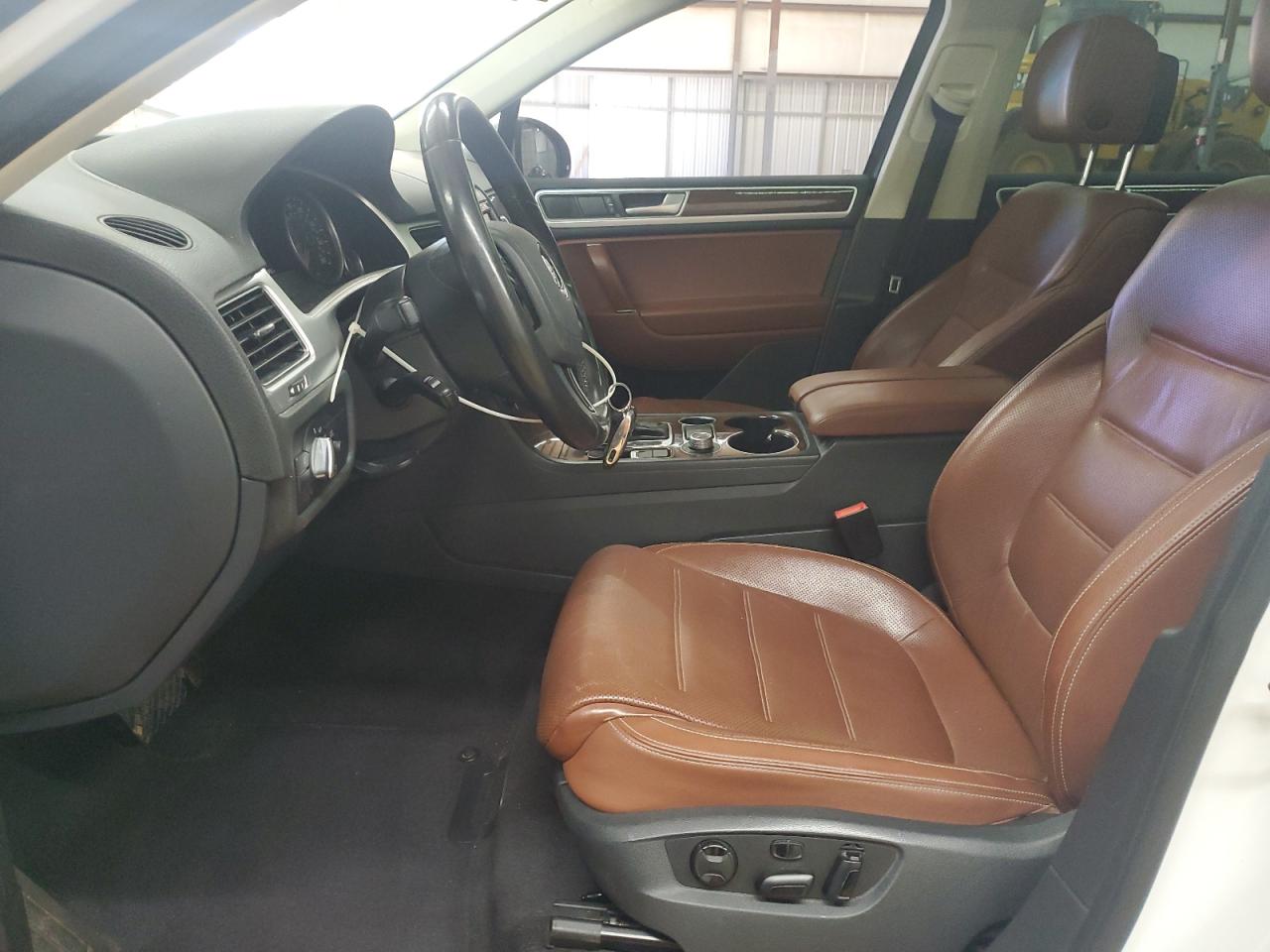 2016 Volkswagen Touareg Sport VIN: WVGEF9BP8GD010437 Lot: 82534645