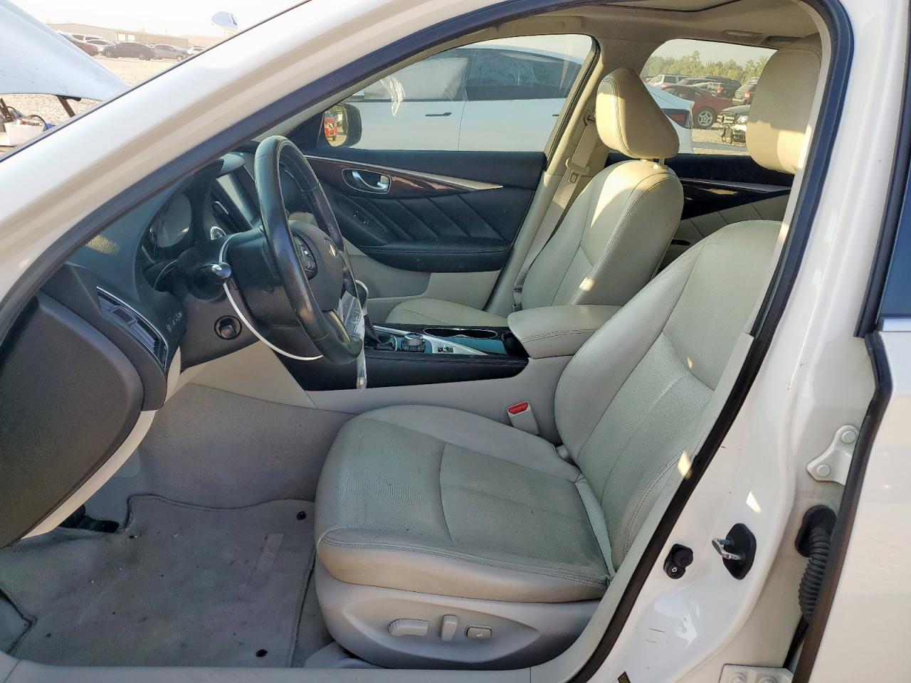 2015 Infiniti Q50 Base VIN: JN1BV7AR0FM401018 Lot: 85295395