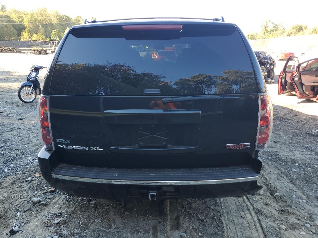 2012 GMC Yukon Xl Denali VIN: 1GKS2MEF5CR228085 Lot: 86874025