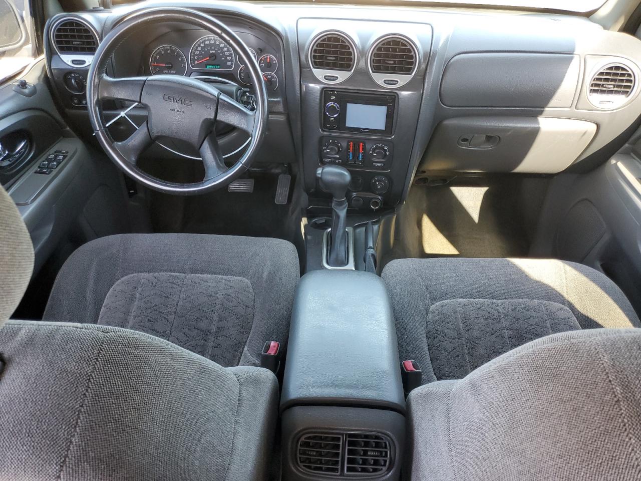 2004 GMC Envoy VIN: 1GKDT13S842438792 Lot: 87282405