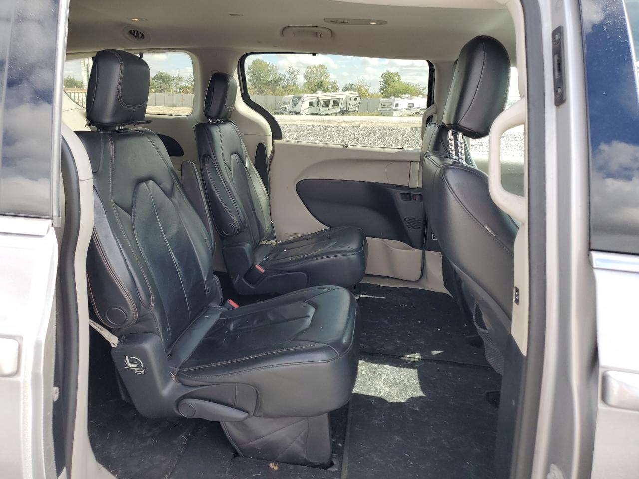 2017 Chrysler Pacifica Touring L VIN: 2C4RC1BG2HR591979 Lot: 85129845