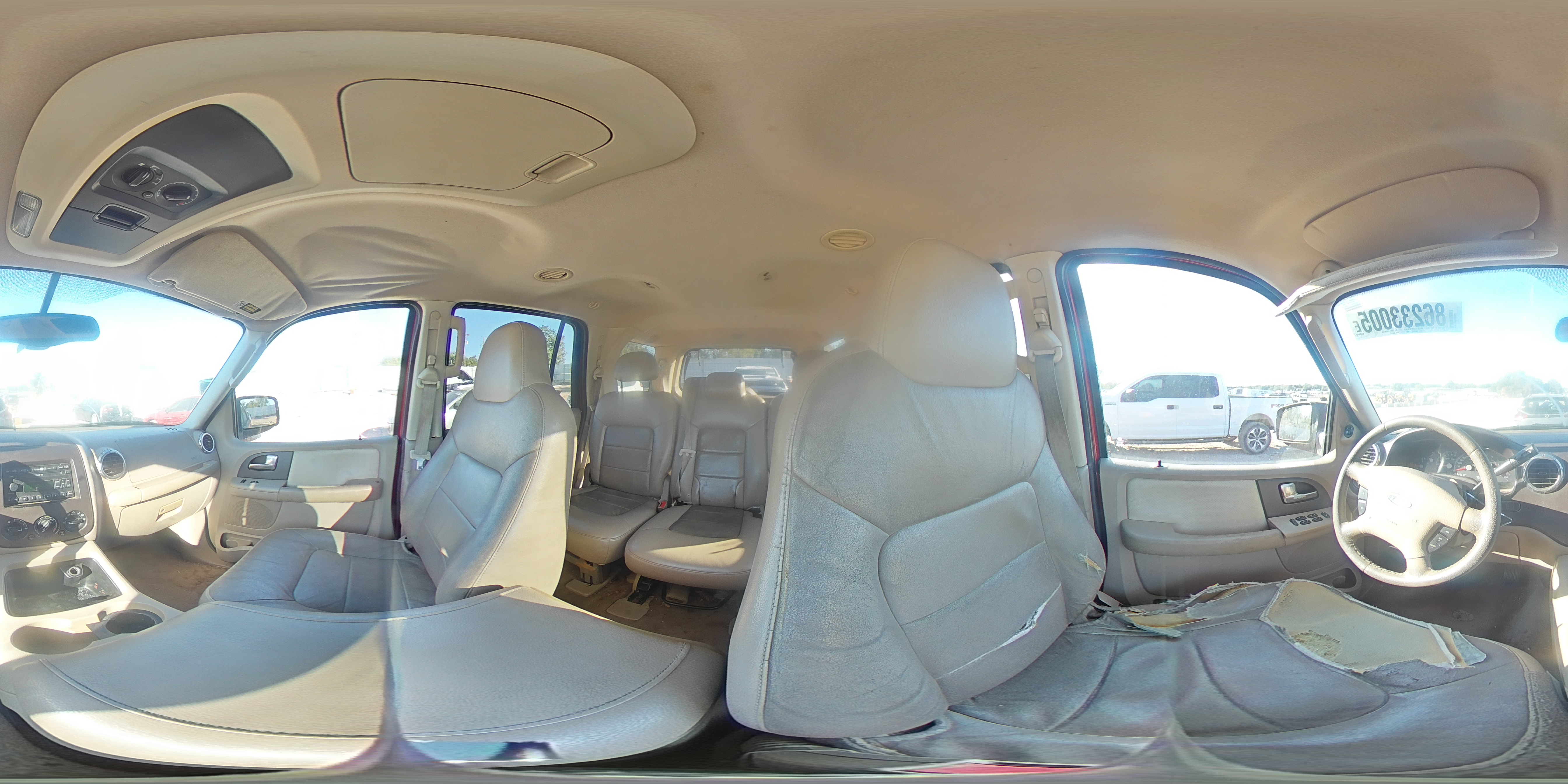 2004 Ford Expedition Xlt VIN: 1FMPU15L34LA94323 Lot: 86233005
