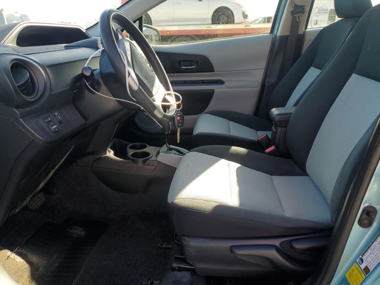 2013 Toyota Prius C VIN: JTDKDTB36D1042954 Lot: 82469075