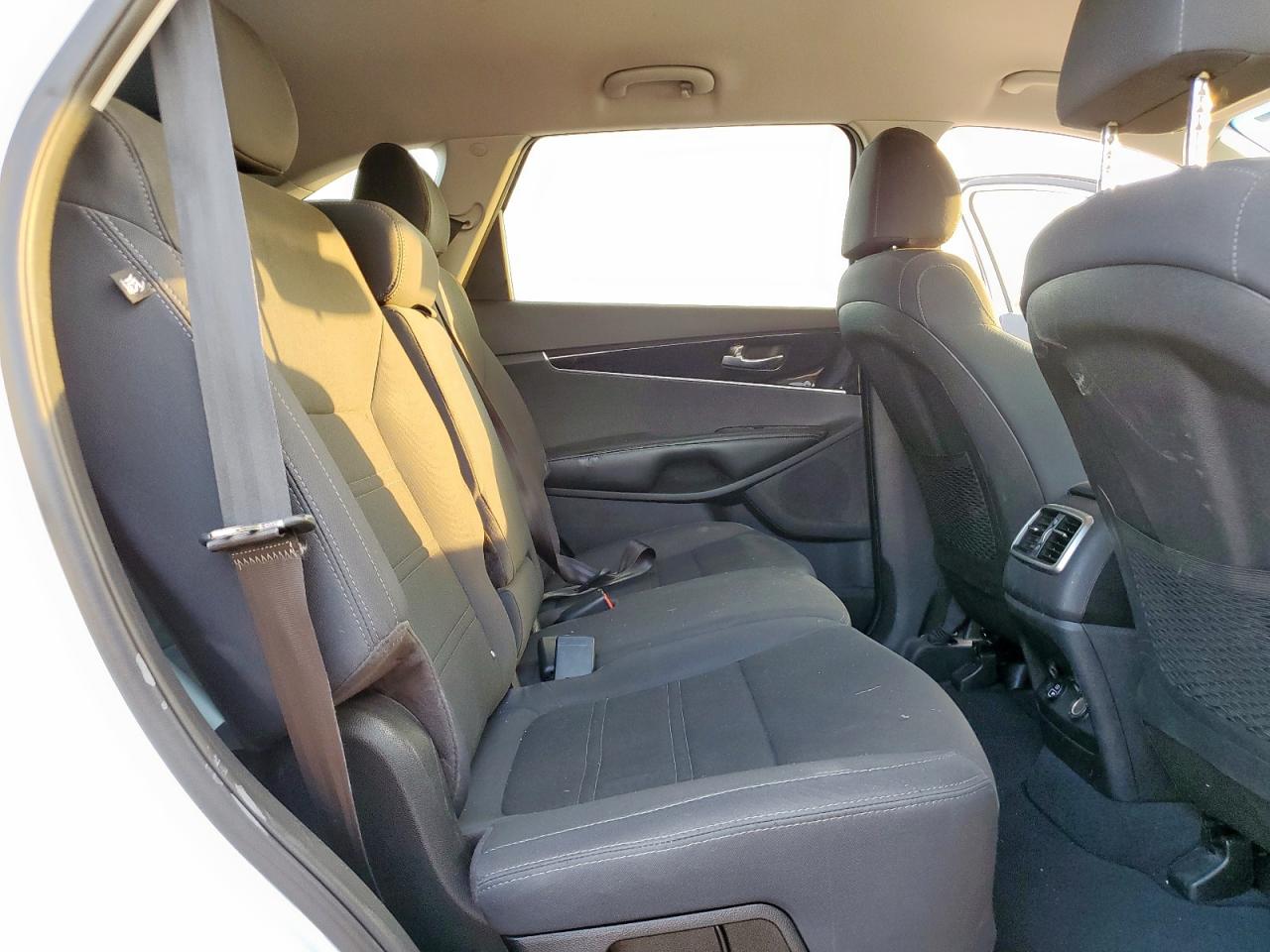 2019 Kia Sorento Lx VIN: 5XYPG4A59KG494691 Lot: 84894265