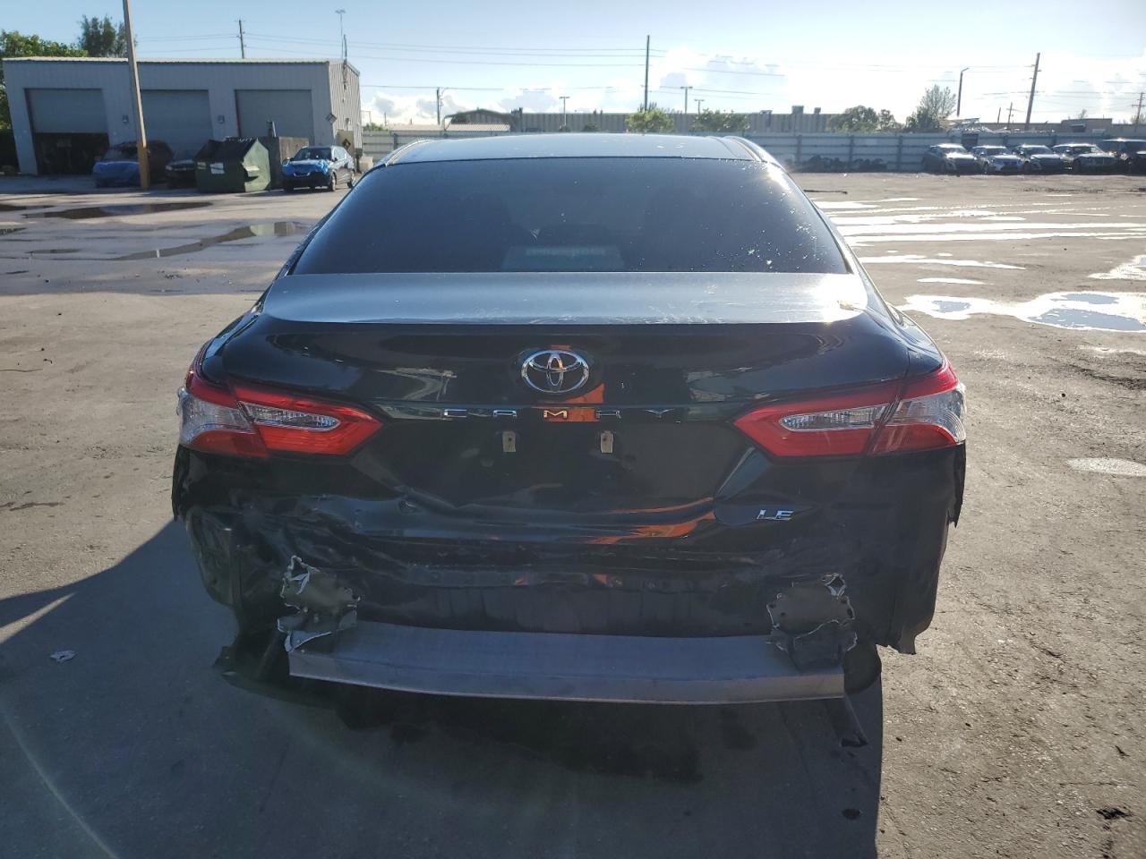2018 Toyota Camry L VIN: 4T1B11HKXJU662563 Lot: 86208375