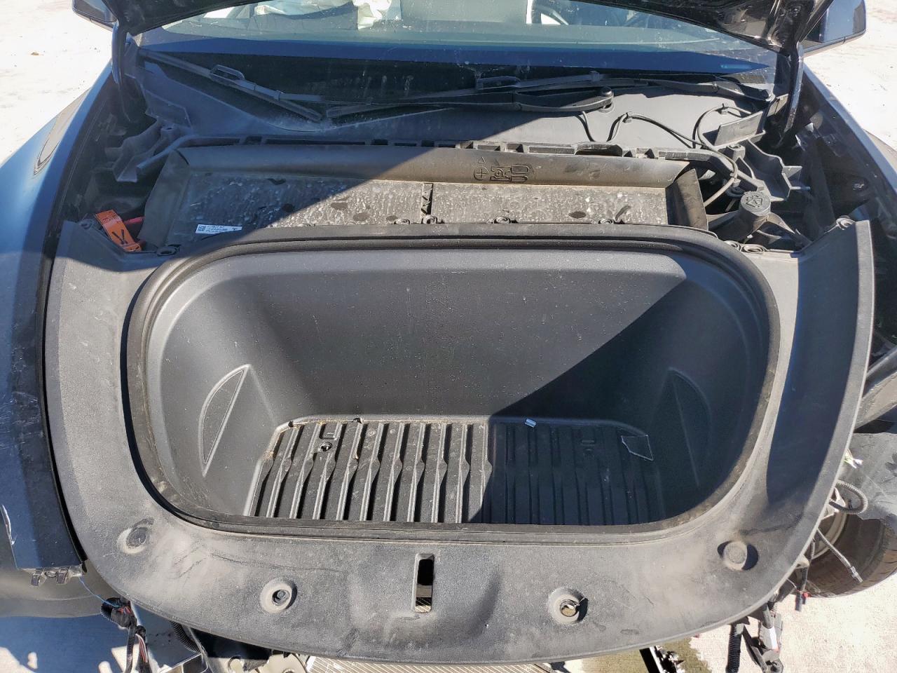 2024 Tesla Model Y VIN: 7SAYGDEE2RA268590 Lot: 90385865