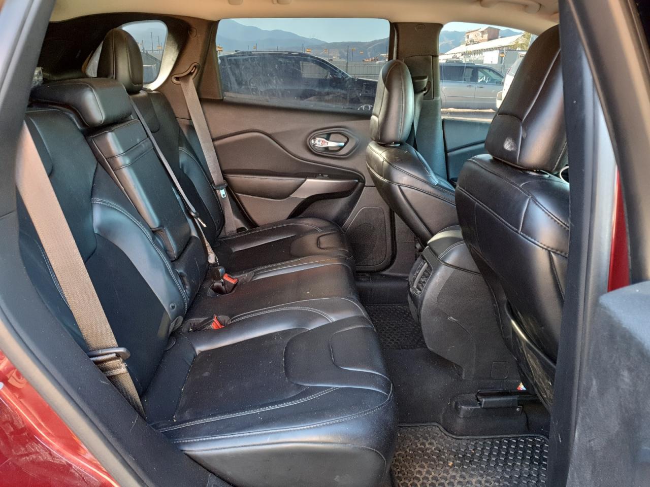 2019 Jeep Cherokee Latitude Plus VIN: 1C4PJMLNXKD385198 Lot: 82779175