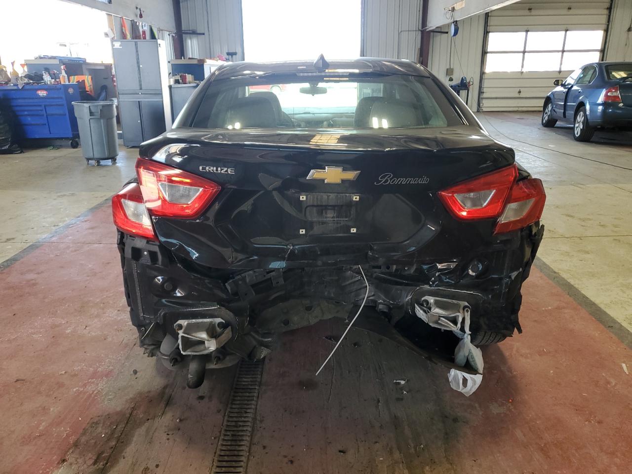 2018 Chevrolet Cruze Ls VIN: 1G1BC5SM1J7121070 Lot: 82378115