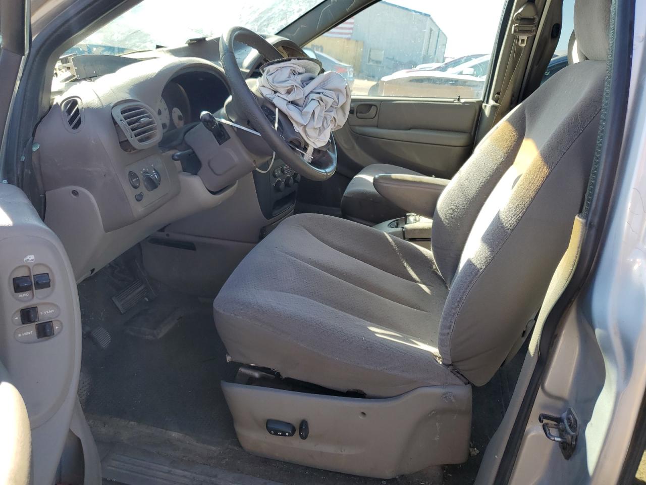 2002 Dodge Grand Caravan Sport VIN: 1B4GP443X2B525609 Lot: 82737265