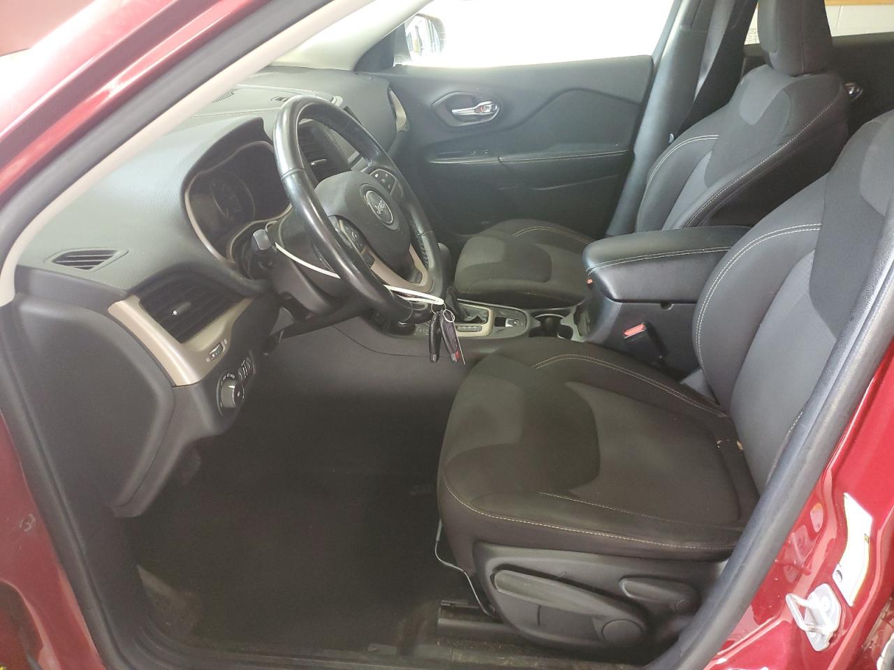 2015 Jeep Cherokee Latitude VIN: 1C4PJMCB5FW734803 Lot: 85136535