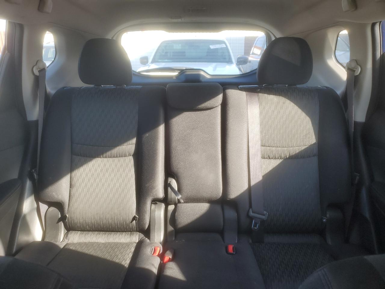 2017 Nissan Rogue S VIN: JN8AT2MV1HW014581 Lot: 82422865