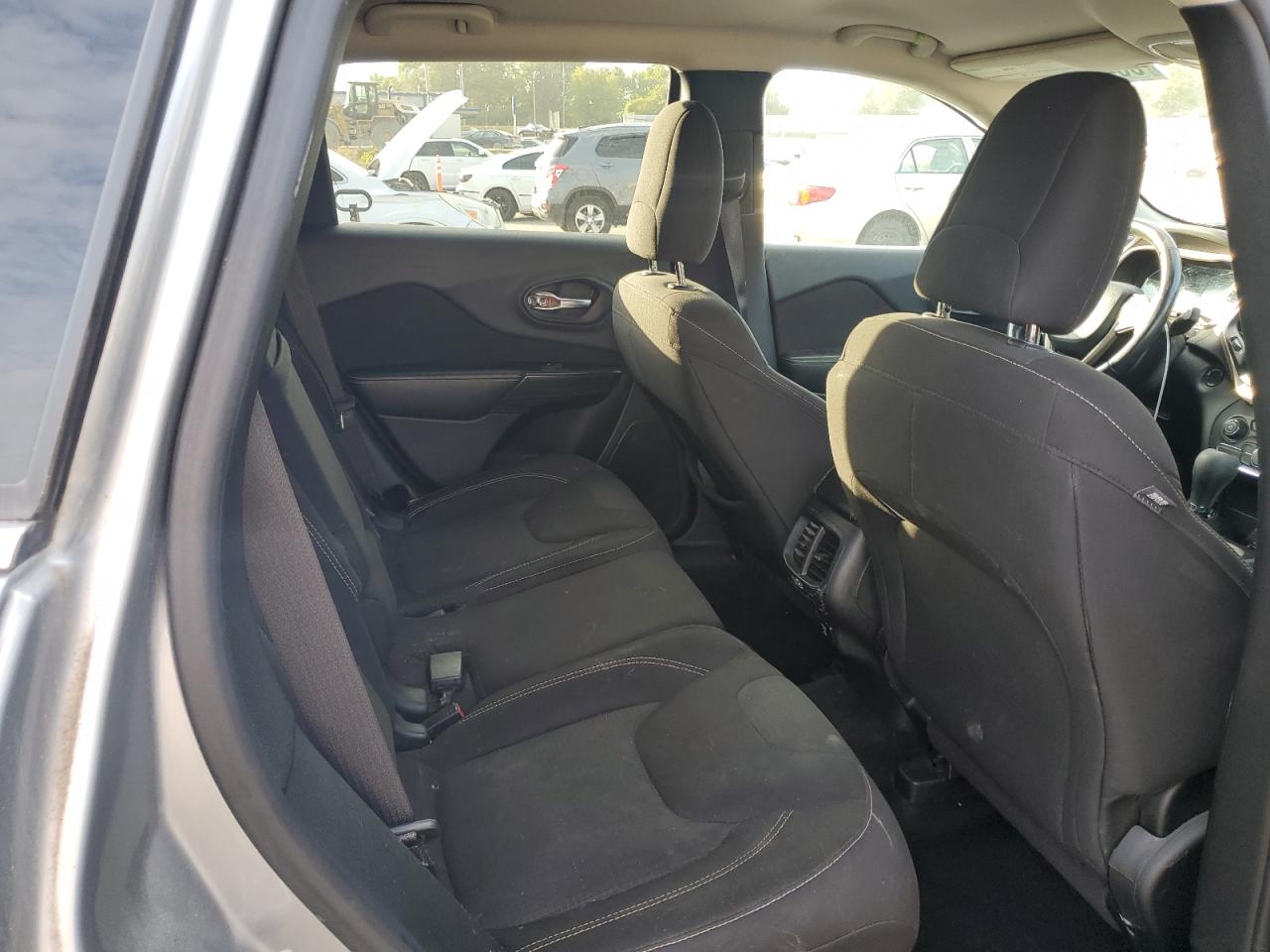 2015 Jeep Cherokee Latitude VIN: 1C4PJMCS2FW789483 Lot: 86440765