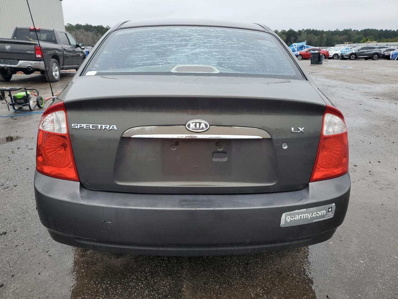 2004 Kia Spectra Lx VIN: KNAFE121245028928 Lot: 90517455