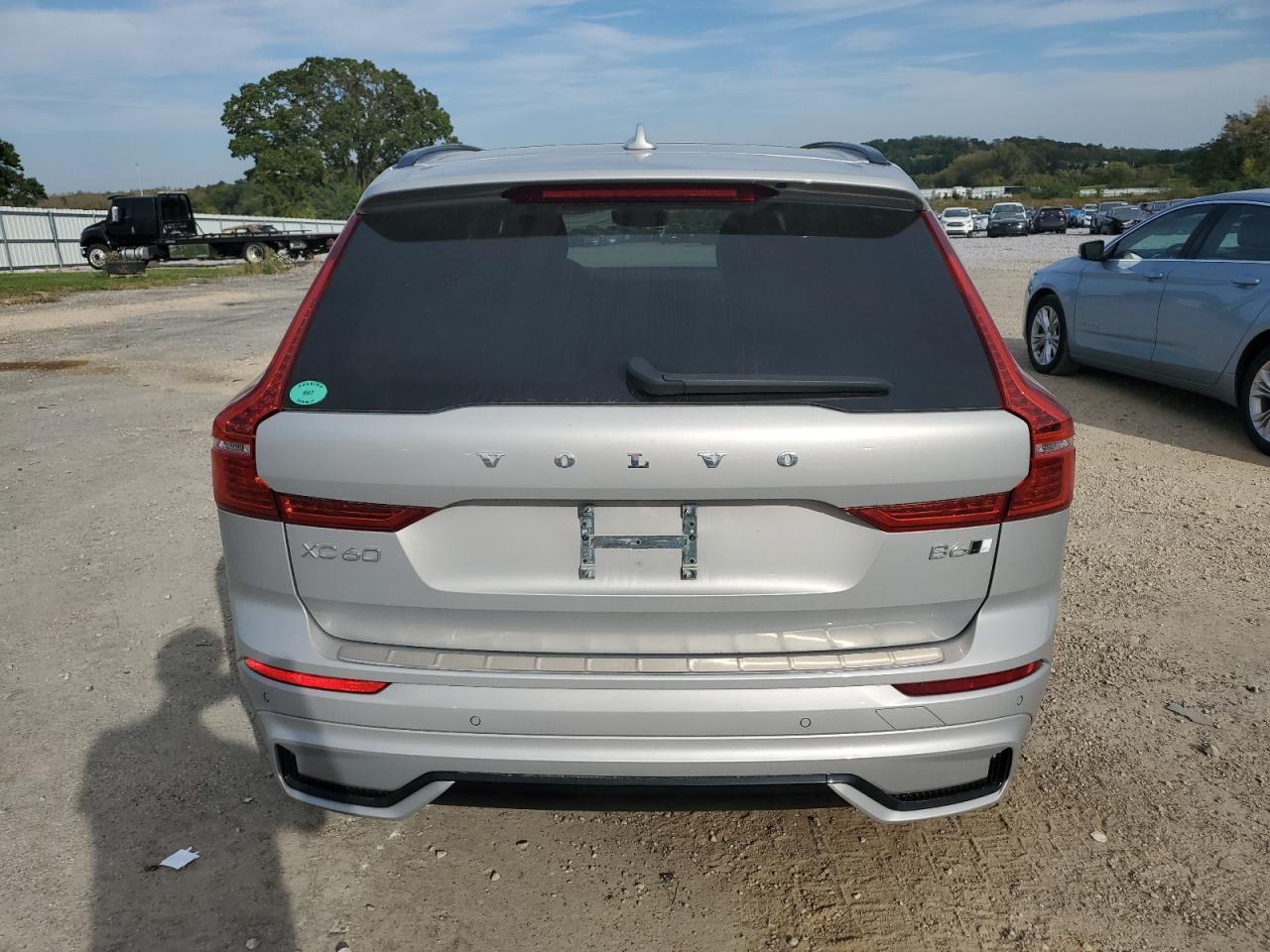 2022 Volvo Xc60 B6 R-Design VIN: YV4062RM9N1071700 Lot: 81974385