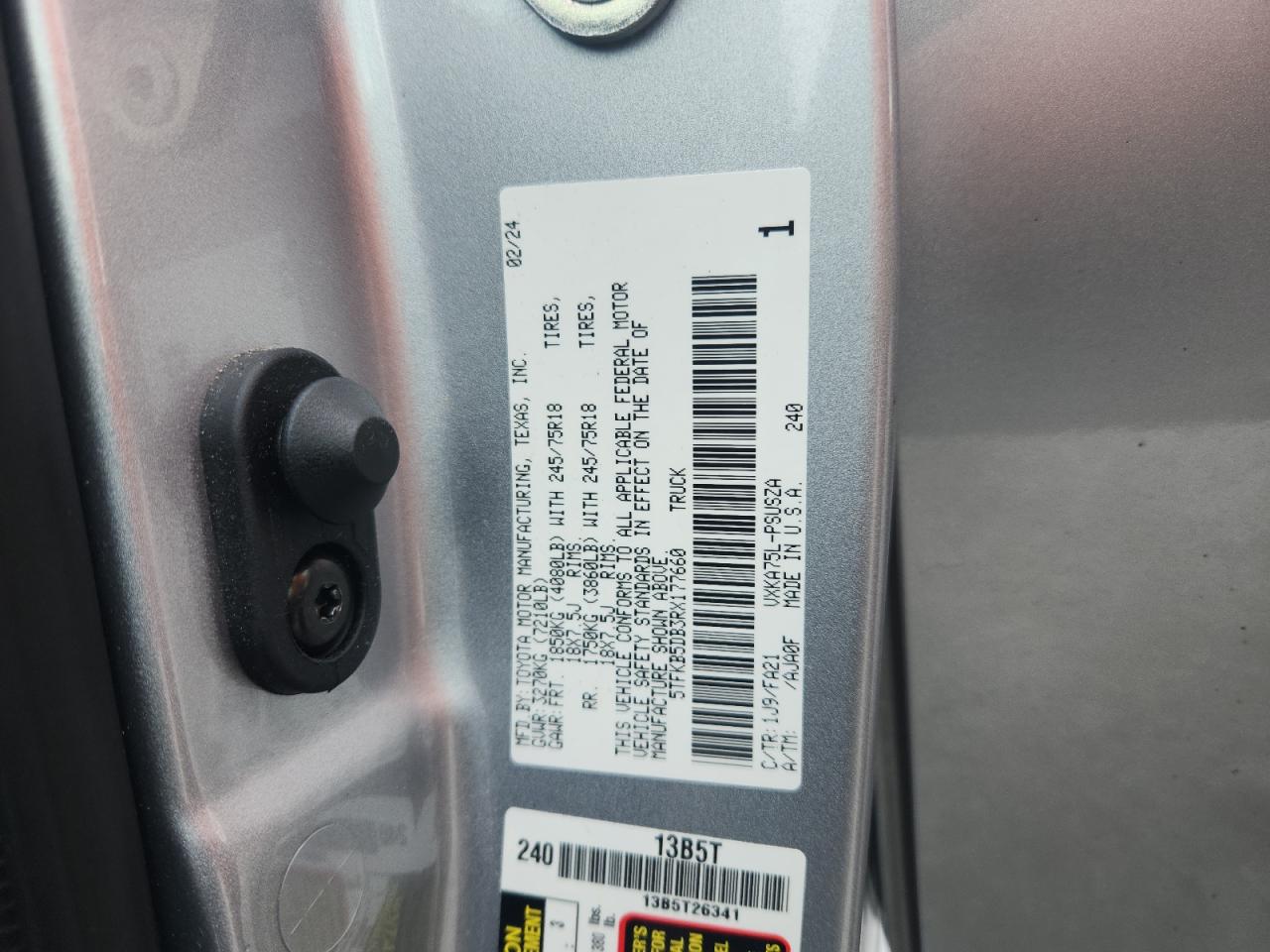 2024 Toyota Tundra Crewmax Sr VIN: 5TFKB5DB3RX177660 Lot: 82264835