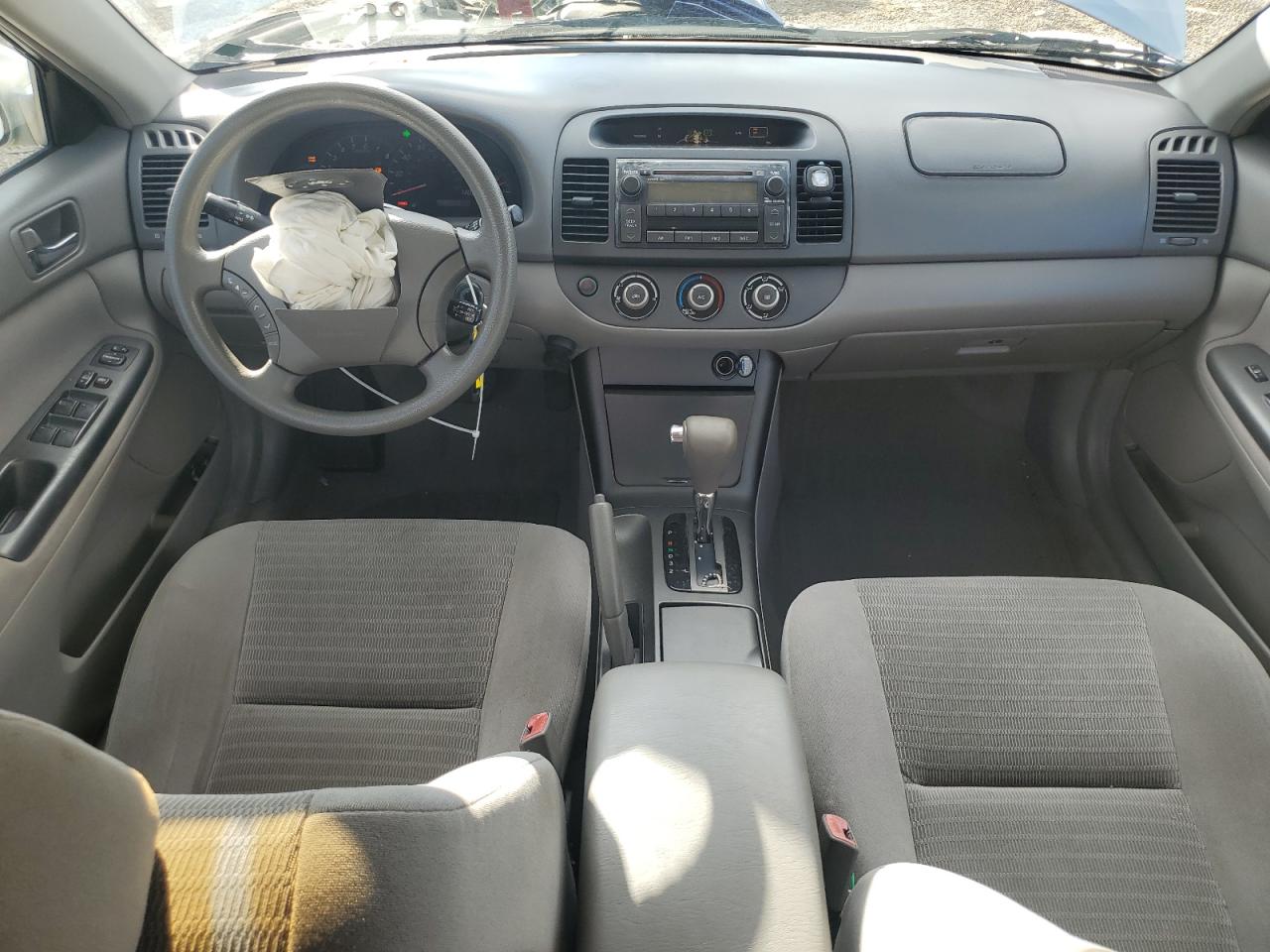 2005 Toyota Camry Le VIN: 4T1BE32K45U983836 Lot: 84628205