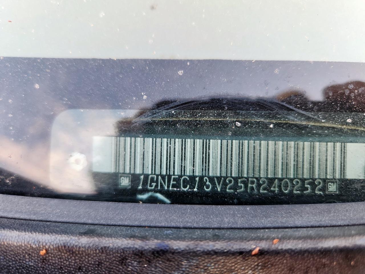 2005 Chevrolet Tahoe C1500 VIN: 1GNEC13V25R240252 Lot: 82318705