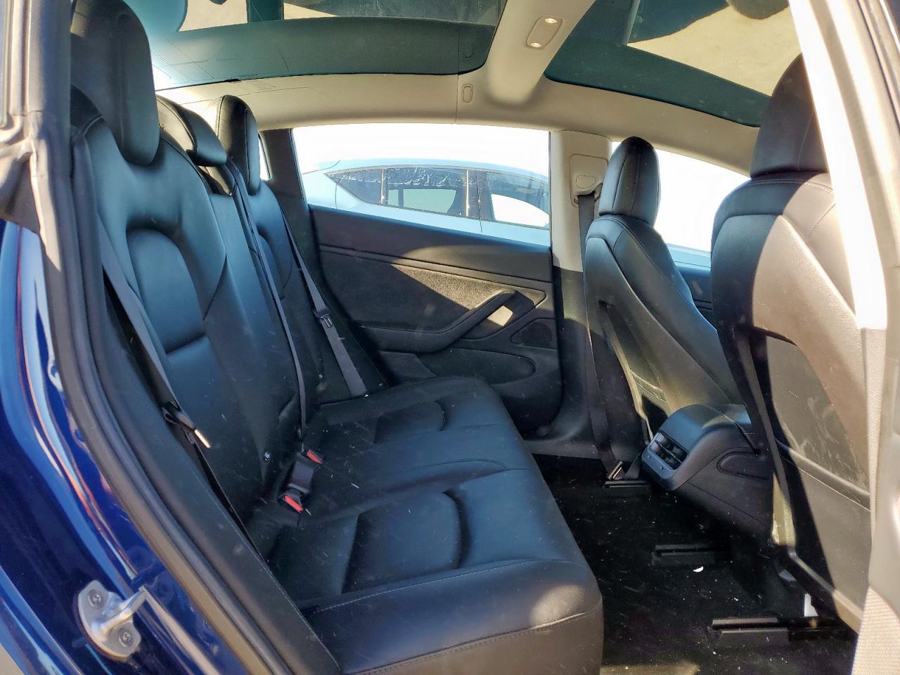 2018 Tesla Model 3 VIN: 5YJ3E1EAXJF034990 Lot: 90368615