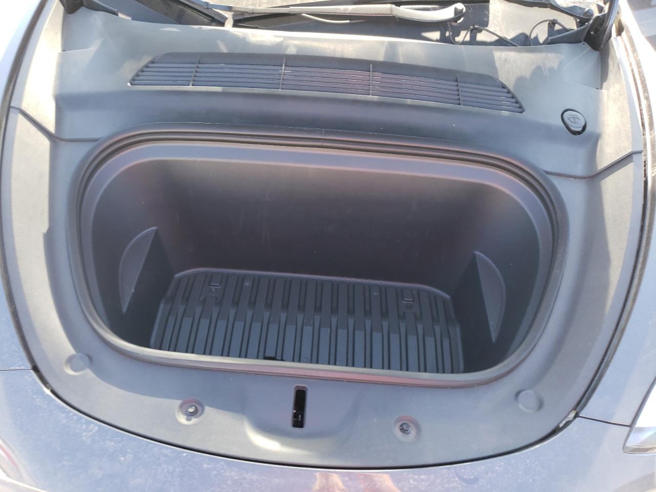 2022 Tesla Model Y VIN: 7SAYGAEE7NF433884 Lot: 81684165