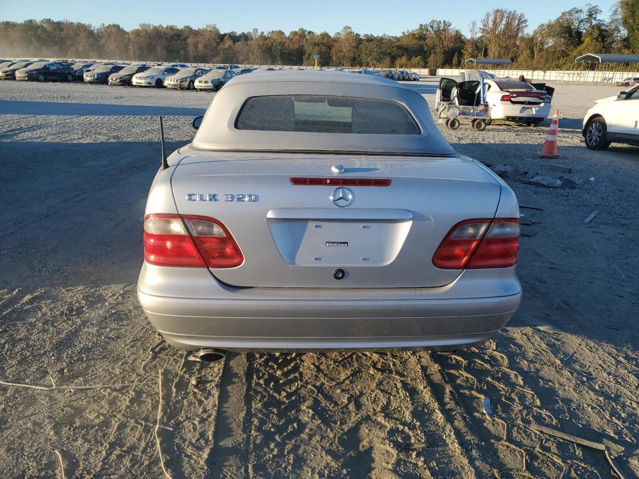 2001 Mercedes-Benz Clk 320 VIN: WDBLK65G01T090510 Lot: 89519885