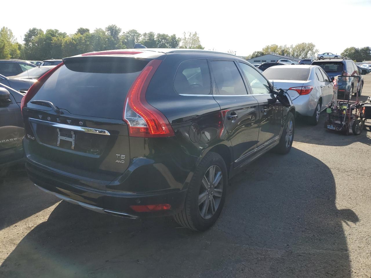 YV440MRU7H2092025 VOLVO XC60 2017 BLACK Photo 3