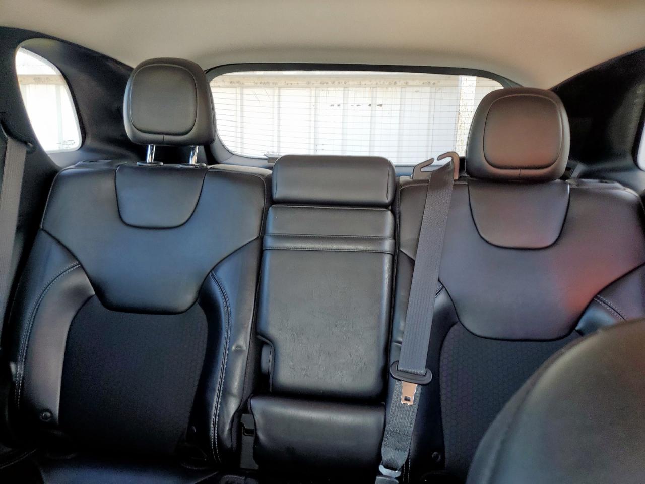 2019 Jeep Cherokee Latitude Plus VIN: 1C4PJLLB2KD264925 Lot: 82238095