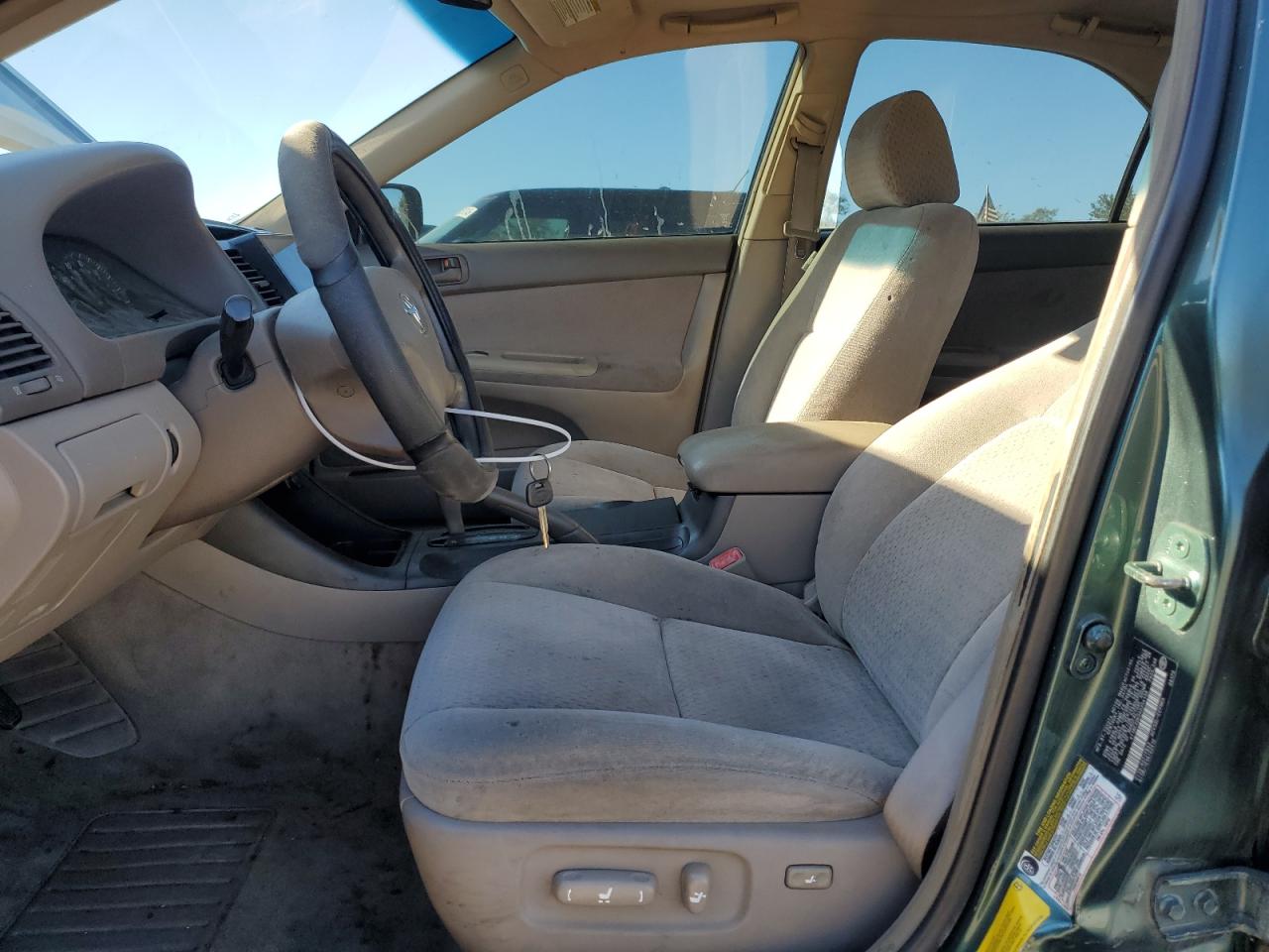 2004 Toyota Camry Le VIN: 4T1BE30K04U354138 Lot: 82225555