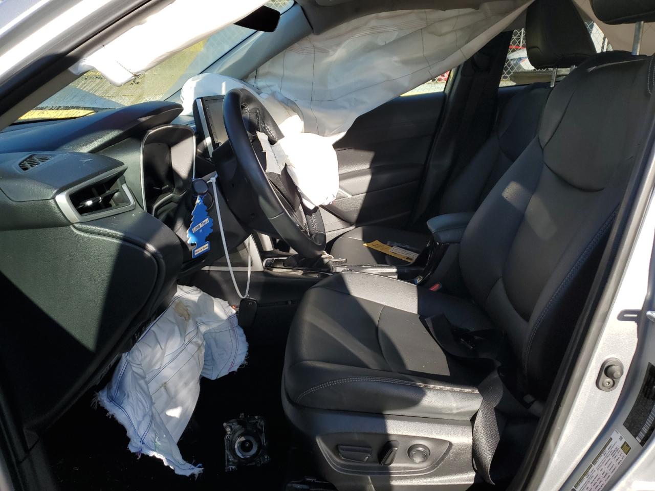 2022 Toyota Corolla Cross Xle VIN: 7MUDAABG2NV009288 Lot: 82451245