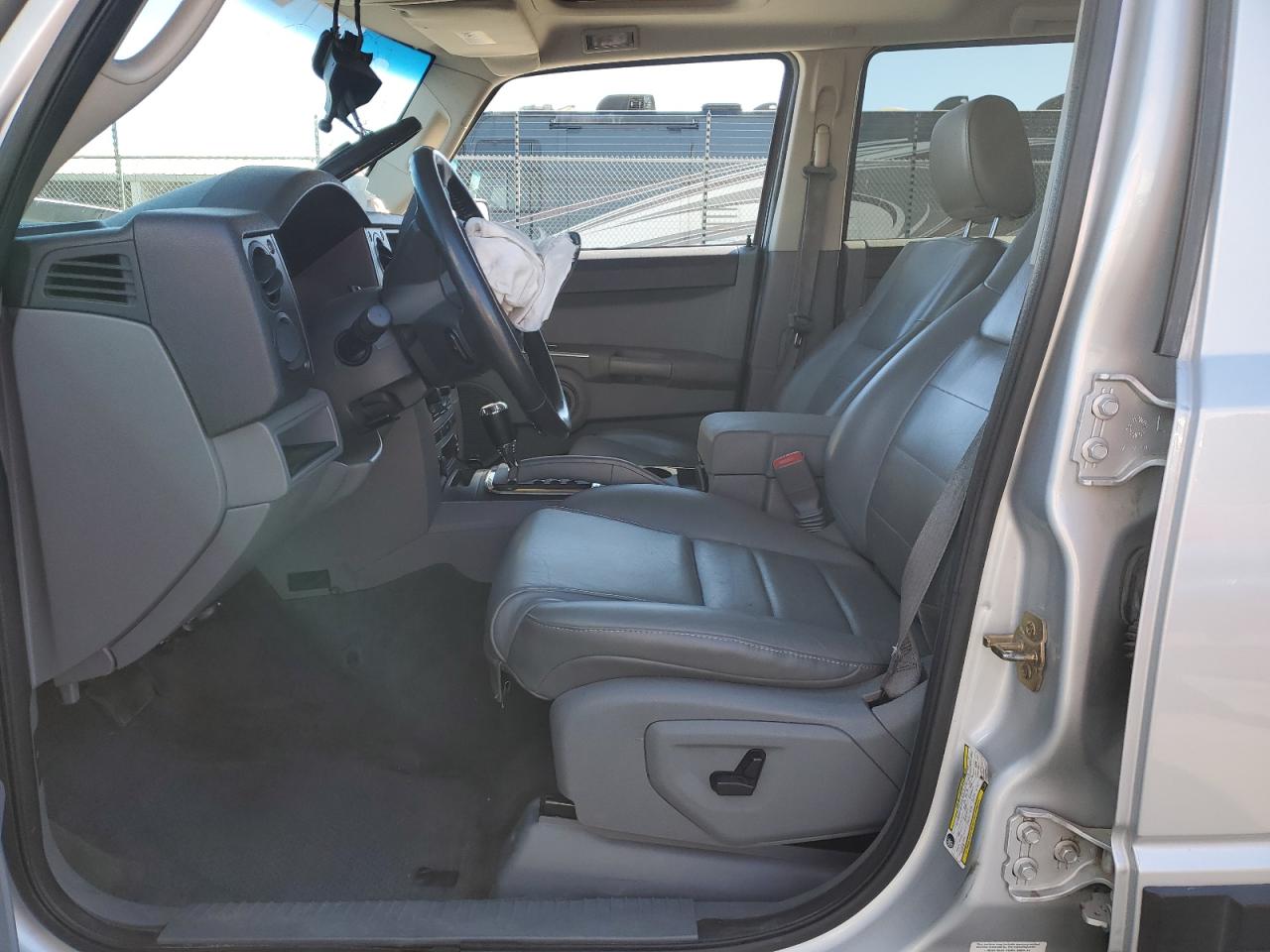 2006 Jeep Commander VIN: 1J8HH48K56C355688 Lot: 85169995